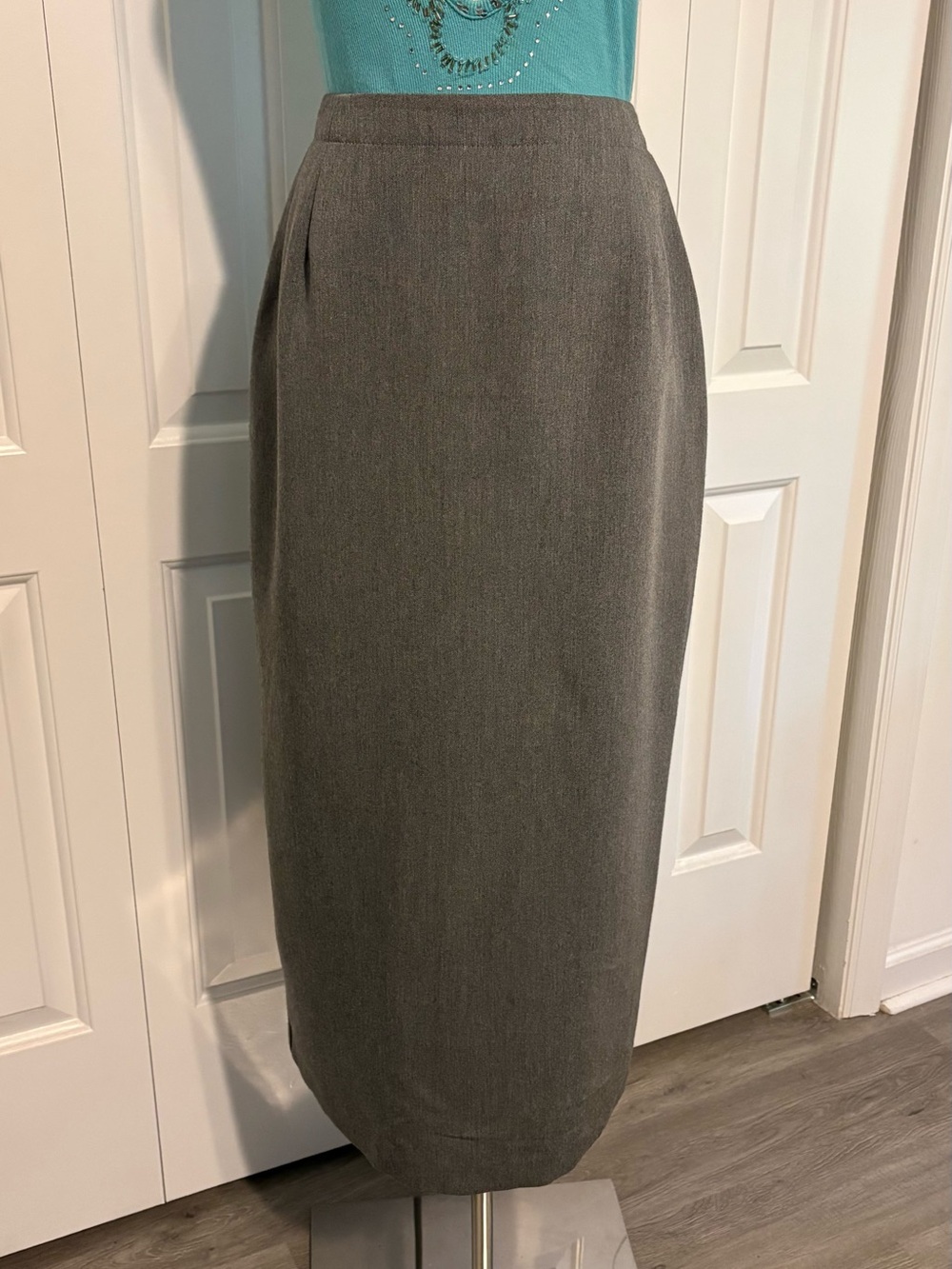 MICHELE Classic Midi Charcoal Gray Pencil Skirt, Size 10